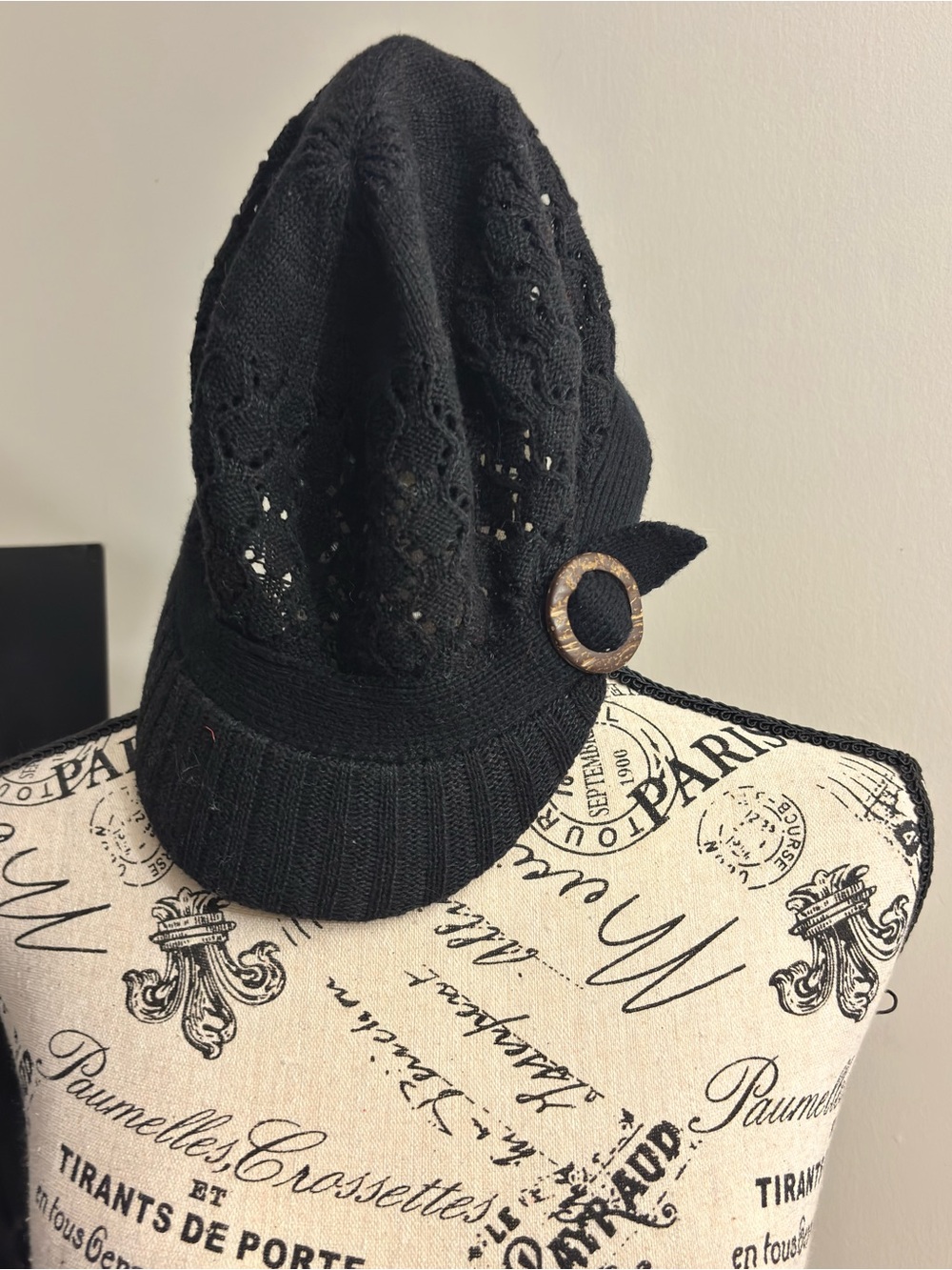 Black Knit Women's Hat with Decorative Buckle